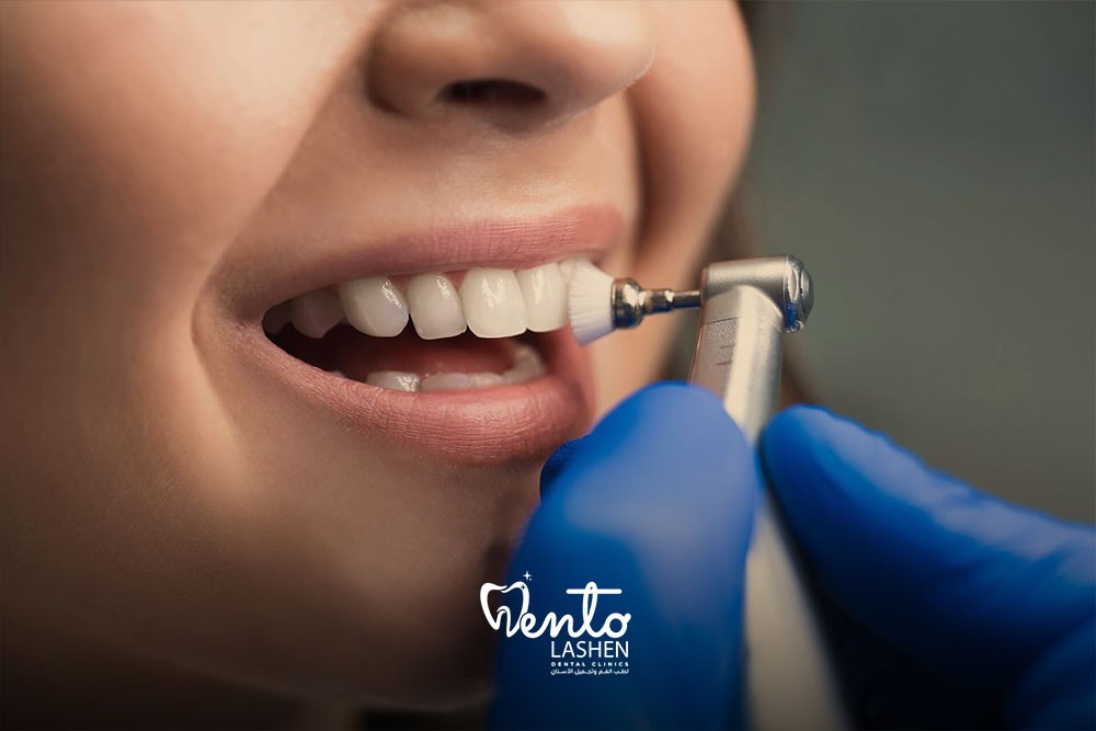 Cleaning teeth image